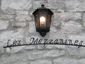 Les Mezzanines - Image 2