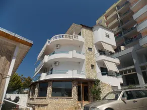 Hotel Aloha - Image 2