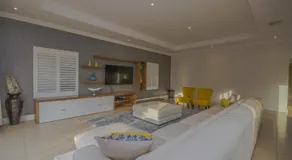 8 Tinderwood Lane - Image 2