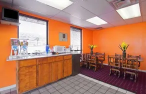 Rest Inn West Memphis - Image 3