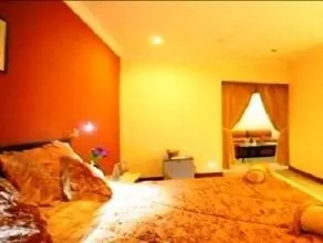 Silver Sands Lakeview Homestay Resort - Image 3