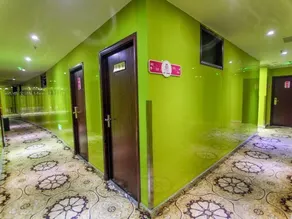 YIJIA BUSINESS HOTEL - Image 4
