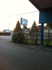 Coquitlam Sleepy Lodge - Image 2