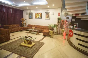 OYO Rooms Vishal Khand - Image 3