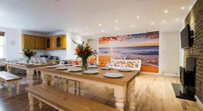 Super Stylish Group House By The Sea - Sleeps 12! - Image 2