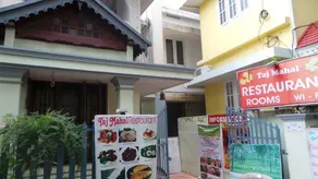 Taj Mahal Homestay - Image 2