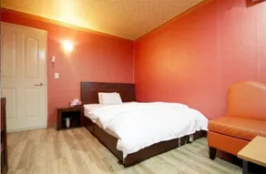 H Motel - Image 3
