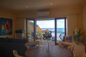 Shipping Cove Beach House - Image 2