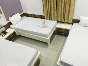 Gem Palace - Image 3