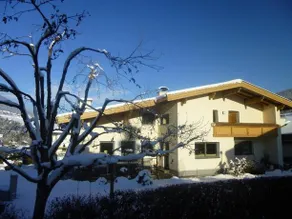 Charmant appartement convivial et familial avec terrasse et jardin | Vue montagne - Image 2