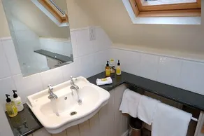 Clare House Hotel - Image 2