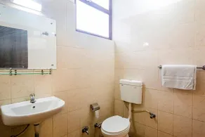 Hotel Shanta VS Continental - Image 4