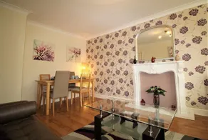 Boswell - Balcony Apartment - Image 3