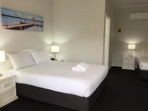 Hilton Motel - Image 2