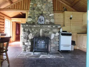 Bulldog Camps & Lodge - Image 2