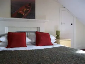 Abingdon & St Georges Guesthouse - Image 5