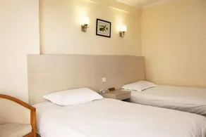 Shanghai Huagong Hotel - Image 4