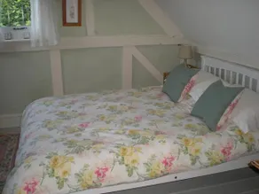 Hillside Cottage - Image 5