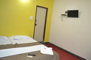 Hotel Maurya - Image 2