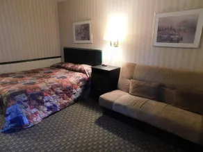 The Lakeview Inn - Image 5