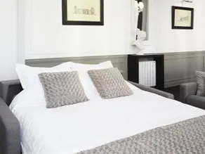 The Residence Luxury 3 Bedroom Le Louvre - Image 4