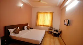 Hotel Corbett Plaza - Image 5