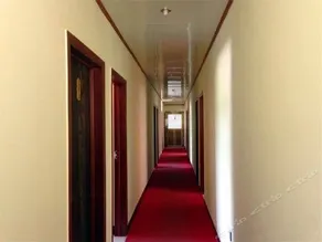 Longdong Lake Resort - Image 2