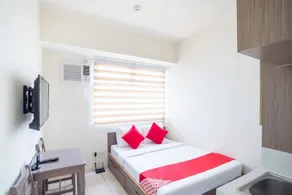 OYO 216 Urban Deca Tower Mandaluyong - Image 1