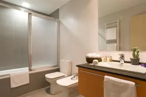 10 Housegate - Image 4
