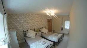 Gamekeepers Cottage Hayfield - Image 4
