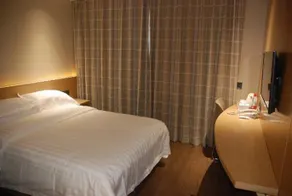 Lien Hotel (Beijing Gongti Dongsishitiao Subway Station) - Image 2