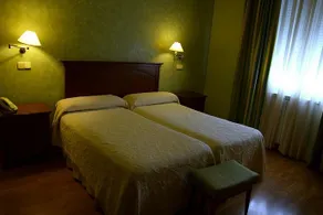 Mercedes - Image 5