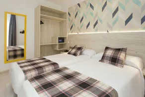 Hostal Residencia Roberto Playa - Image 3