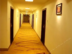 Worker Cinema Hotel - Image 3
