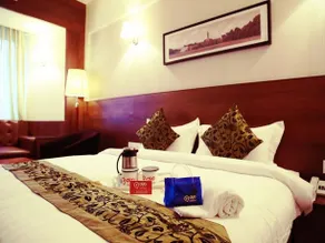 OYO Premium Chinchwad - Image 5