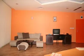 Dream Hotel - Image 3
