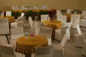 Oyo 4553 Hotel Chandra Pushp Palace - Image 4