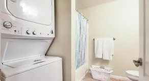 Cozy 2 bed 2 bath with AC, washer, dryer condo near Santana Row - Image 3