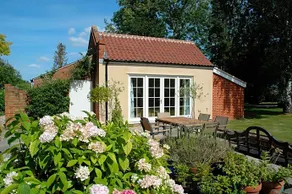 Field Cottage Bed and Breakfast - Image 2