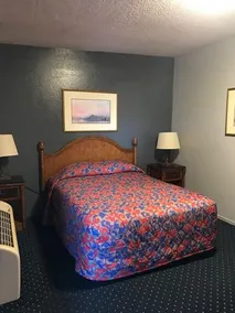 Vince's Motel - Image 4