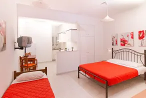 Evergreen Apartments - Image 2