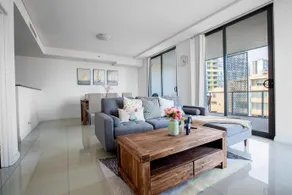 Large home for big groups close to CBD + Parking - Image 1
