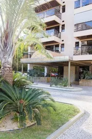 Spacious Apartment with Sea View - Image 2