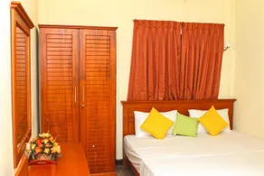 Imperial Hotel - Image 4