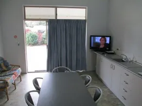Poona Palms Caravan Park - Image 2