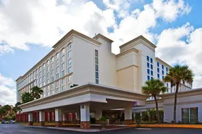 Holiday Inn & Suites Universal - Image 5