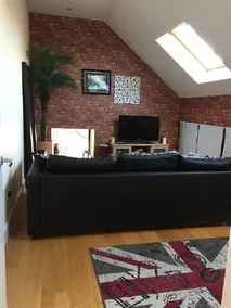 Lime Square Loft - Image 3