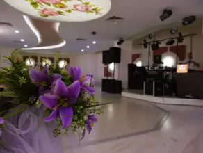 Grand Hotel - Image 4