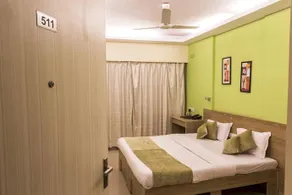 Oyo Premium Mumbai Saki Vihar - Image 4