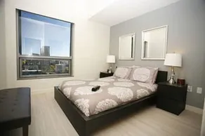 Luxe Hubs Corporate High Rise Apartments on Pine - Image 4